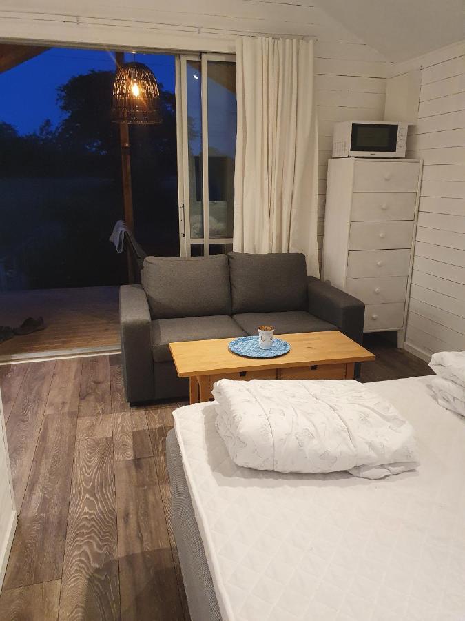 Skogsbaeckens Stugby Ab Tomelilla Exterior foto
